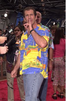 Mel Gibson at the premiere of Dreamwork's CHICKEN RUN in Hollywood, 06-17-00