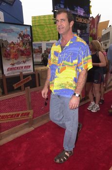 Mel Gibson at the premiere of Dreamwork's CHICKEN RUN in Hollywood, 06-17-00