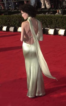 Lara Flynn Boyle at the 6th Annual Screen Actors Guild Awards, Shrine Auditorium, 03-12-00