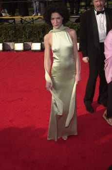 Lara Flynn Boyle at the 6th Annual Screen Actors Guild Awards, Shrine Auditorium, 03-12-00