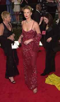 Charlize Theron at the 6th Annual Screen Actors Guild Awards, Shrine Auditorium, 03-12-00