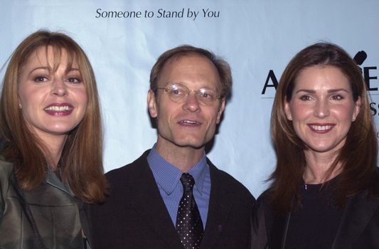 Jane Leeves, David Hyde Pierce and Peri Gilpin at A Night At Sardis, benefitting Alzheimers Research, Beverly Hills, 03-01-00