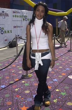 Aaliyah at the Education Works benefit to promote after-school activities, Universal Studios Hollywood, 03-25-00