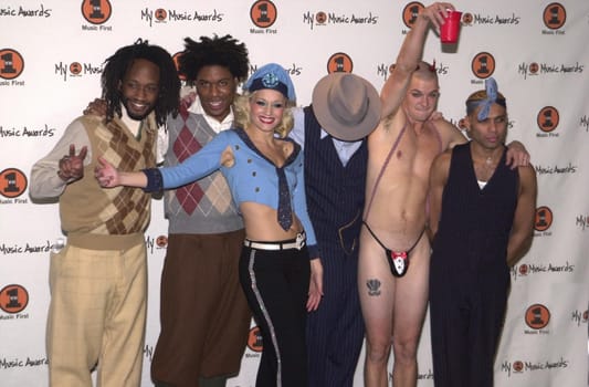 No Doubt at the First Annual VH-1 My Music Awards in Los Angeles, 11-30-00