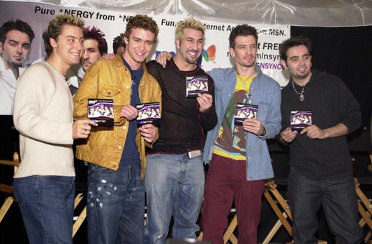 N Sync at a press conference to lend their name to the new Microsoft "MSN Project," Beverly Hills, 11-28-00