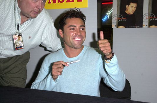 OSCAR DE LA HOYA at Tower Records in Hollywood, to sign his new album. 10-14-00