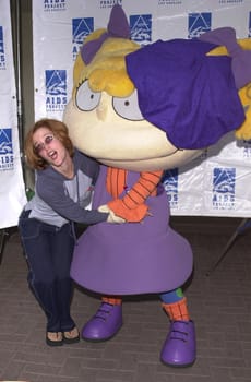 Gillian Anderson at the 2000 AIDS Walk L.A., Paramount Studios, Hollywood, 10-14-00