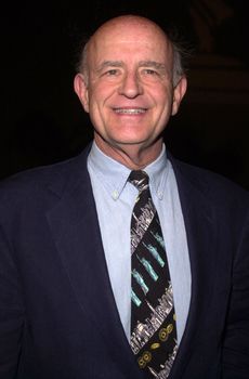 Peter Boyle at the Emmy Nominee Reception in Hollywood. 09-06-00