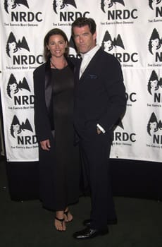 Pierce Brosnan and Keeley Shae Smith at the Natural Resources Defense Council's "Earth To L.A." benefit held in Los Angeles, 05-31-00