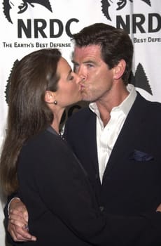 Pierce Brosnan and Keeley Shae Smith at the Natural Resources Defense Council's "Earth To L.A." benefit held in Los Angeles, 05-31-00