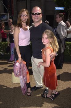 Michael Chiklis, Michelle Moran and Autumn at the premiere of Disney's "DINOSAUR" in Hollywood, 05-13-00