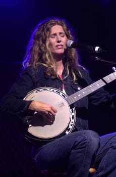 Sophie B. Hawkins at the 2001 Radio and Records Convention, Century Pl;aza Hotel, Century City, 06-14-01