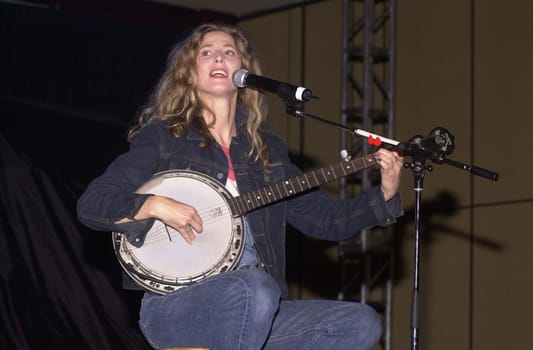 Sophie B. Hawkins at the 2001 Radio and Records Convention, Century Pl;aza Hotel, Century City, 06-14-01