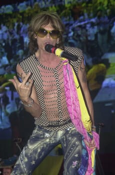 Steven Tyler of Aerosmith at the KIIS FM annual Wango Tango concert, Dodger Stadium, 06-01-01