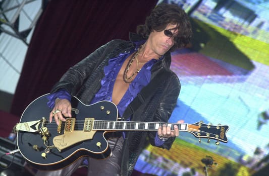 Joe Perry of Aerosmith at the KIIS FM annual Wango Tango concert, Dodger Stadium, 06-01-01