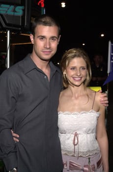 FREDDIE PRINZE JR. and SARAH MICHELLE GELLAR at the premiere of Warner Brother's "Summer Catch" at Mann's Village Theater, Westwood, 08-22-01
