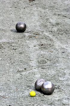 Playing the french petanque