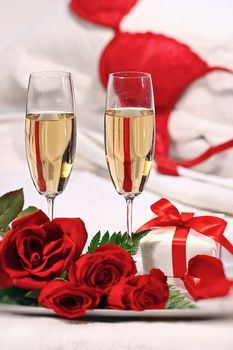 Champagne glasses and roses to celebrate Valentine's Day 
