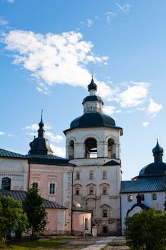 A big white tower in Kirillov abbey
