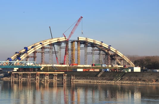 span construction of a railway bridge over the Danube River