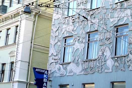 Patterns on the building








Patterns on the building