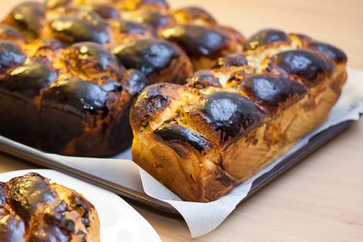 Sweat bread with raisins, chocolate chips and wallnuts