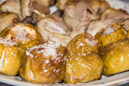 quail on apples with honey and nuts