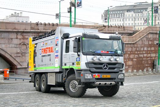 MOSCOW, RUSSIA - JULY 10: Rob van Pelt's Mercedes Axor assistance (No. 476) competes at the annual Rally Silkway - Dakar series on July 10, 2011 on the Red Square, Moscow, Russia.