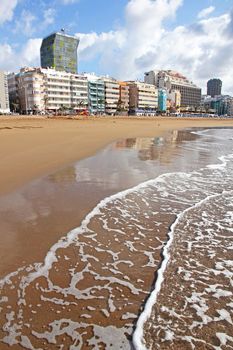 Spain. Canary Islands. Gran Canaria island. Las Palmas de Gran Canaria. Las Canteras beach in winter