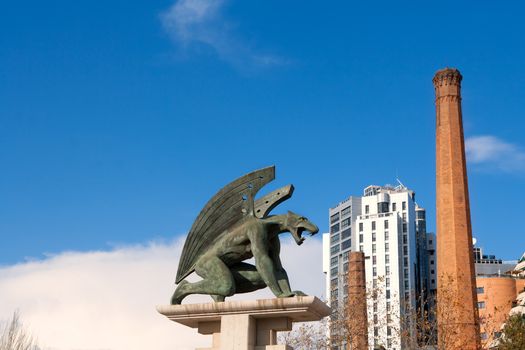 Valencia Pont del Regne reino bridge guardian gargoyles los guardianes del puente