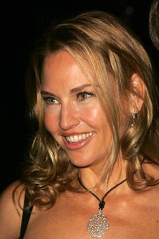 Jill Goodacre
at the 2nd Annual A Fine Romance, Hollywood and Broadway Musical Fundraiser. Sunset Gower Studios, Hollywood, CA. 11-18-06