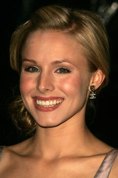 Kristen Bell
at the 2nd Annual A Fine Romance, Hollywood and Broadway Musical Fundraiser. Sunset Gower Studios, Hollywood, CA. 11-18-06