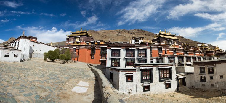 Panoramic view of the traditional Tibetan temple: The Palcho Monastery in Tibet Province in China. In 2013 the temple has been transformed as a museum but there are still a large community of monks living with the different houses.