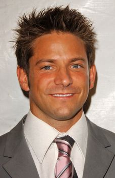 Jeff TImmons
at the In Defense of Animals Benefit Concert. Paramount Theater, Hollywood, CA. 02-17-07