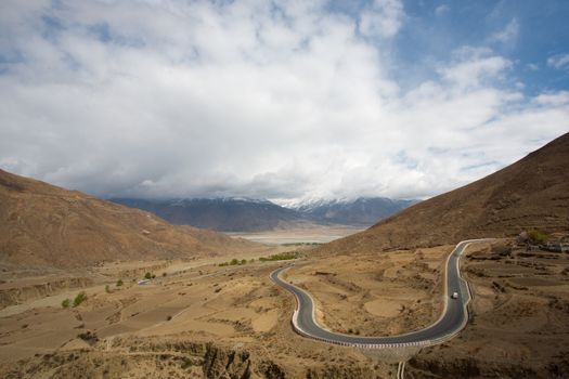 Amazing road virage  on The road of Friendship in Tibet, China 2013