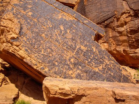 Ancient drawings on sandstone rock at Valley of Fire State Park, Nevada