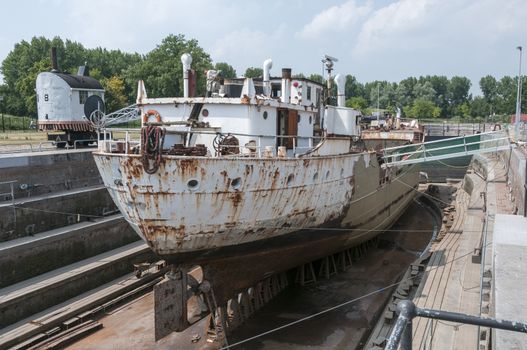 ship in the only working drydock in holland called Jan Blanken droogdok