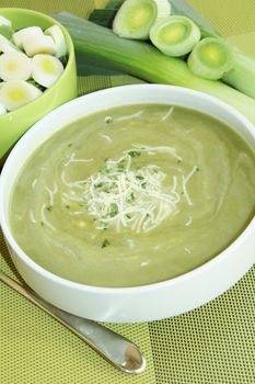 Green soup with leeks