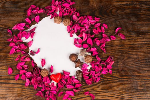 Blank sheet of paper in a Valentines arrangement