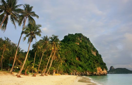 Wua Talab island at sunrise, Ang Thong National Marine Park, Thailand