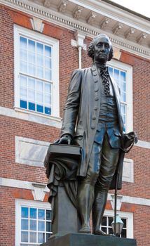 statue of George Washington in front of the cityhall in Philadelphia