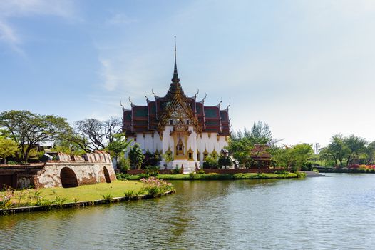 The Ayutthaya style house at Ancient Siam is modeled after the original Khun Phaen House constructed in a pond in the viccinity of the ancient prison located behind Wat Ket, Ayutthaya Province.