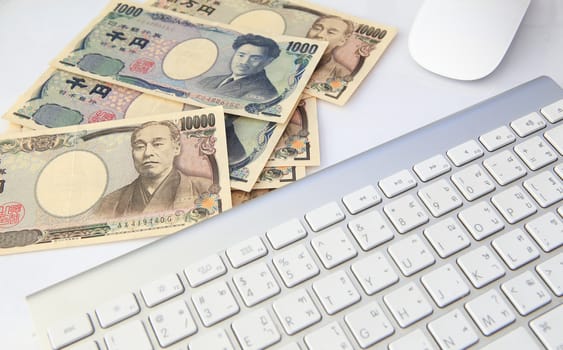 Japanese Yen on keyboard