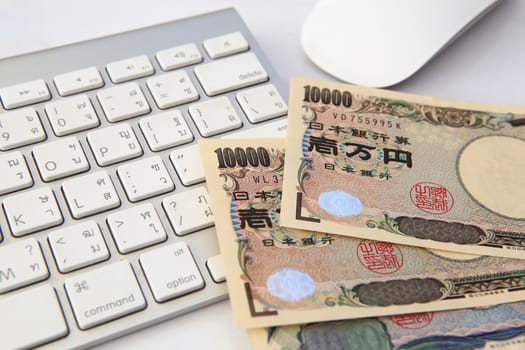 Japanese Yen on keyboard