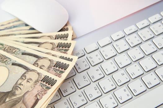 Japanese Yen on keyboard