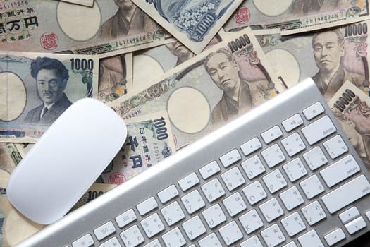Japanese Yen on keyboard