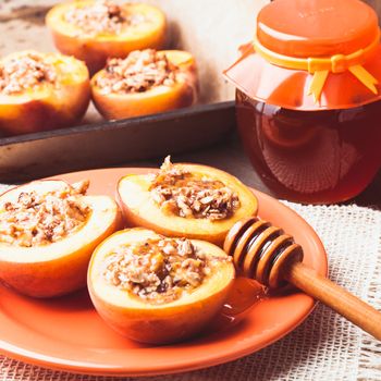 Stuffed Baked Peaches with walnuts and crunches