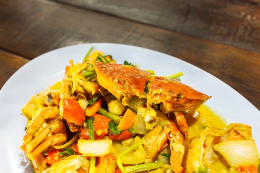 Fried crab with curry powder