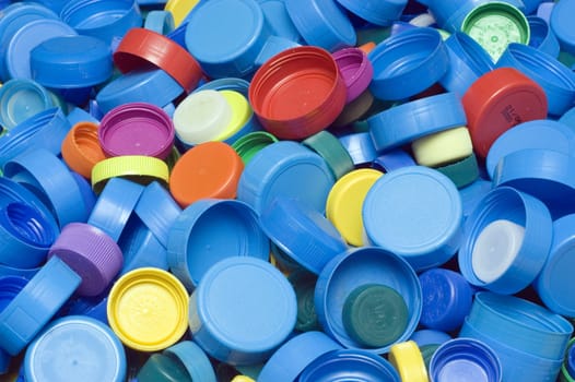 Recovery of plastic caps