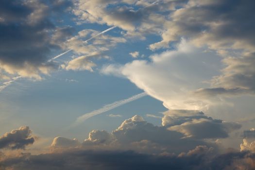 Clouds in th blue sky